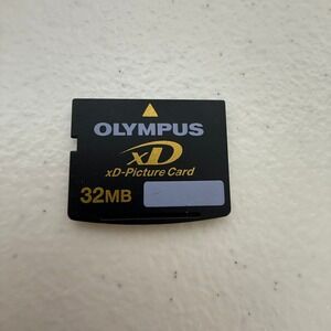 Olympus 32MB xD-Picture Card Memory Card for Vintage Digital Cameras Black Gold